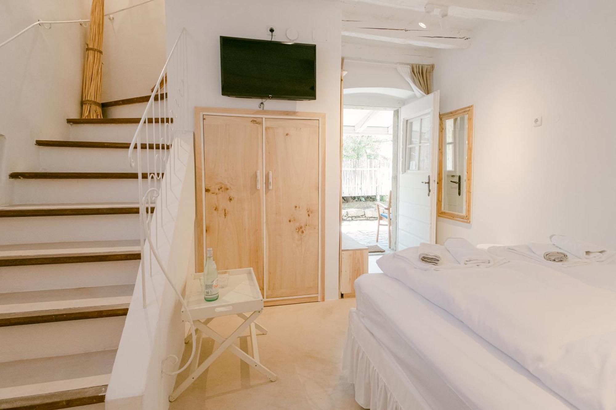 Pavi Apartments Romantic Stone House K13 Kornic Exterior photo